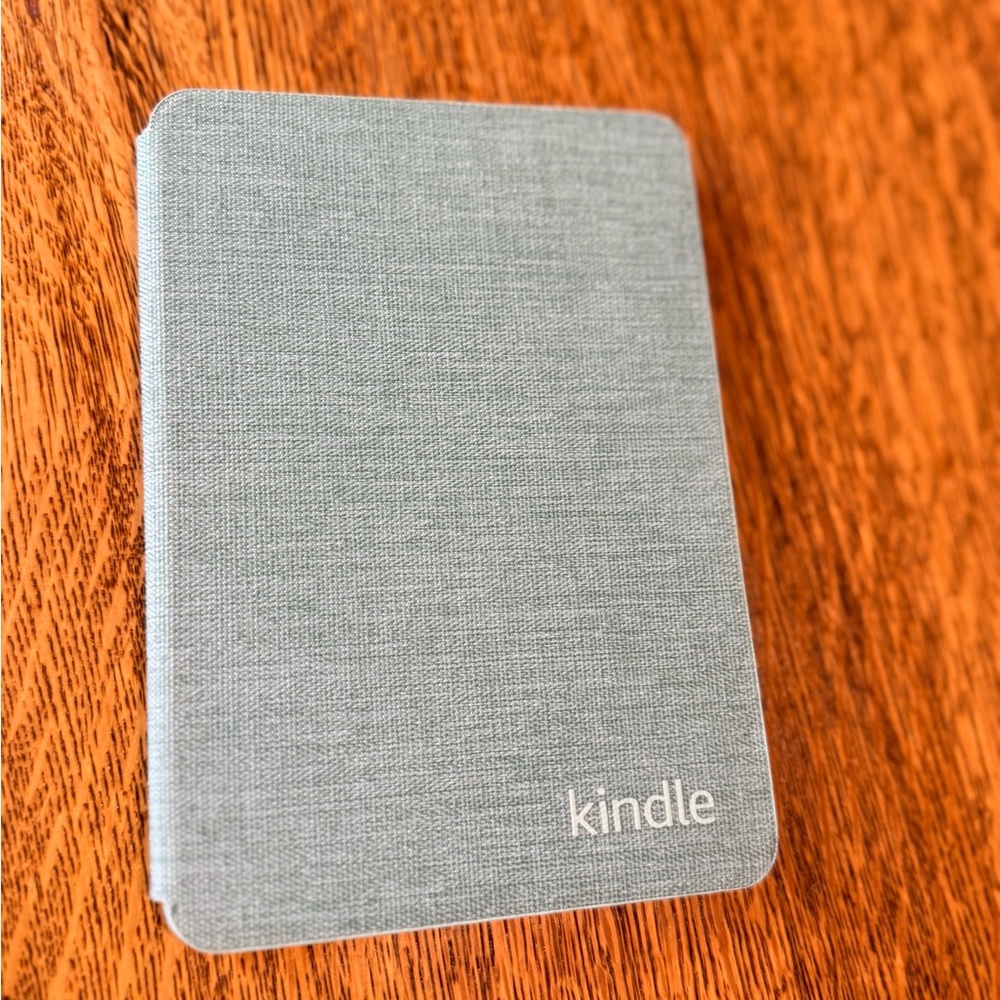 Kindle Basic Matcha eBook Reader Cover - Picture 2 of 5